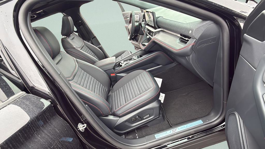 New 2026 Ford Explorer ST-Line w/ ST-Line Street Pack image 33