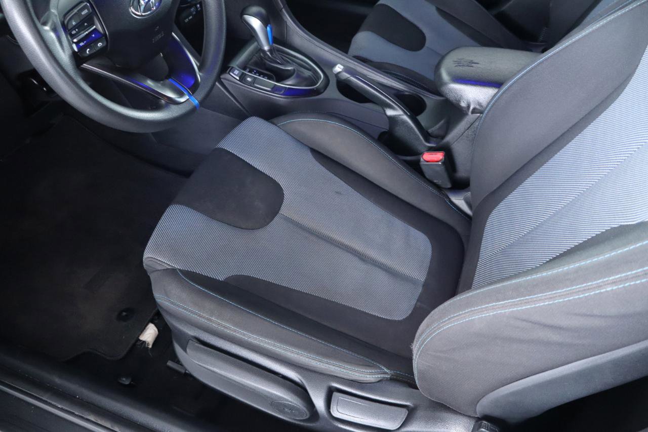 Used 2020 Hyundai Veloster 2.0 FWD image 13