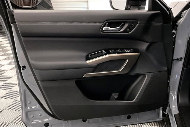 New 2025 Nissan Pathfinder Platinum w/ Lighting Package (N93) image 30