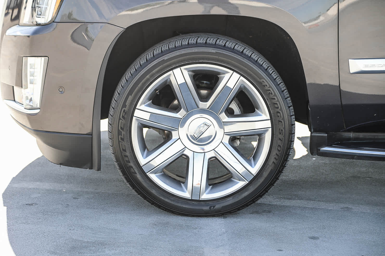 Used 2018 Cadillac Escalade ESV Premium Luxury AWD/4WD image 10