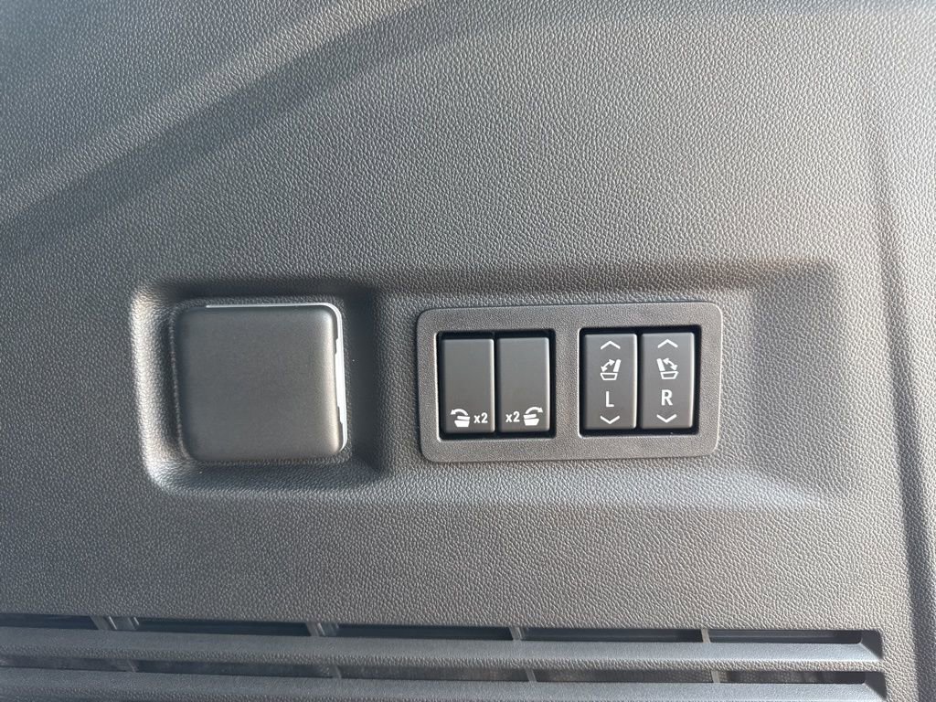 New 2026 GMC Yukon Denali w/ Denali Reserve Package image 35