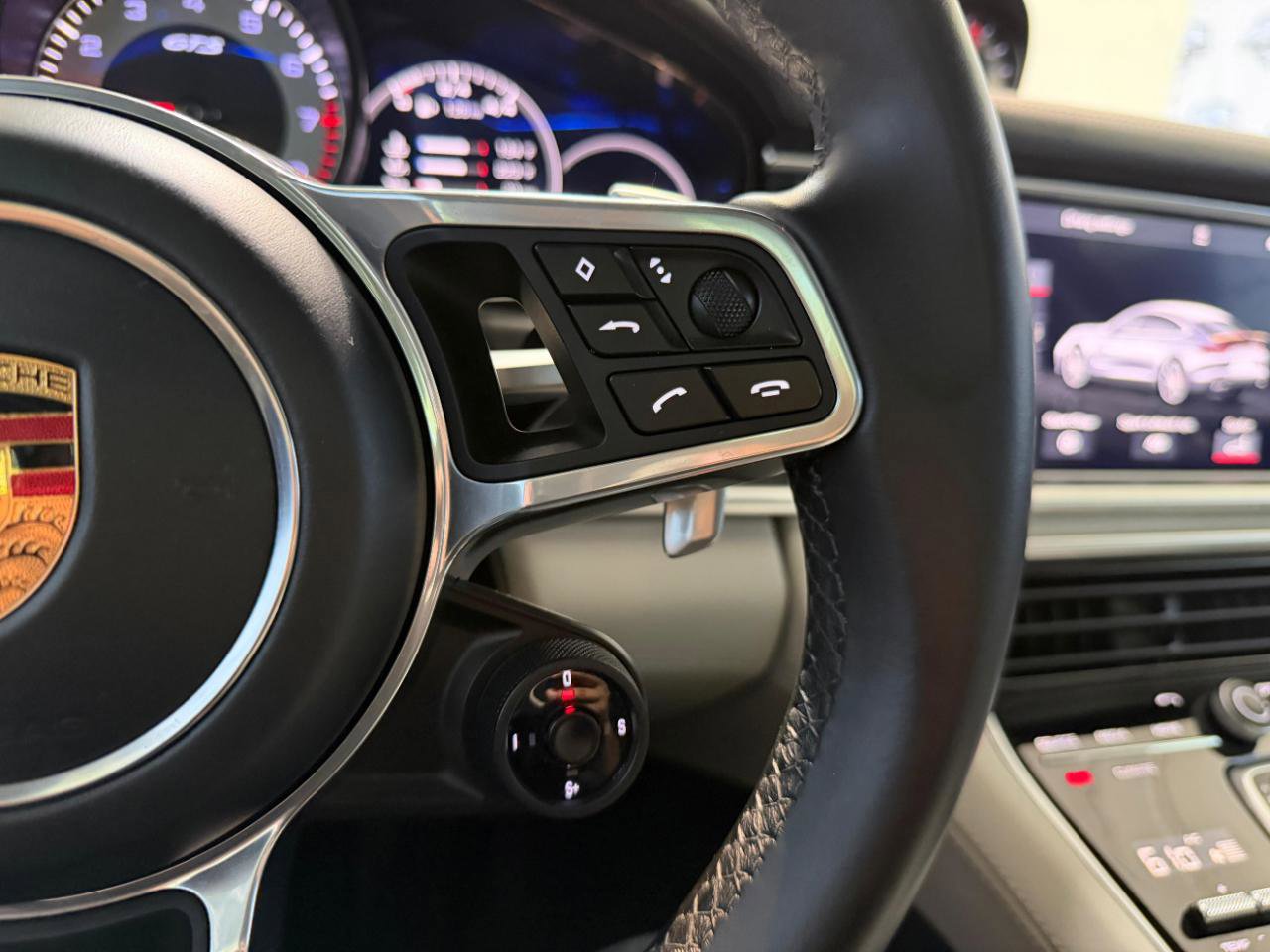 Used 2019 Porsche Panamera GTS w/ Premium Package Plus AWD/4WD image 32