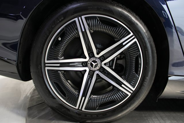 Used 2023 Mercedes-Benz EQS 580 4MATIC Sedan image 38