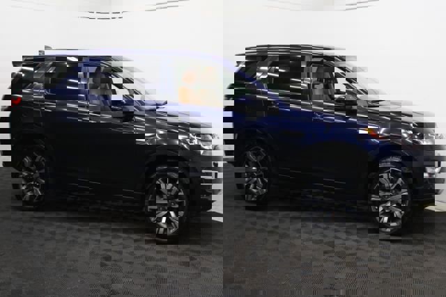 Used 2019 Land Rover Discovery Sport HSE Luxury image 3