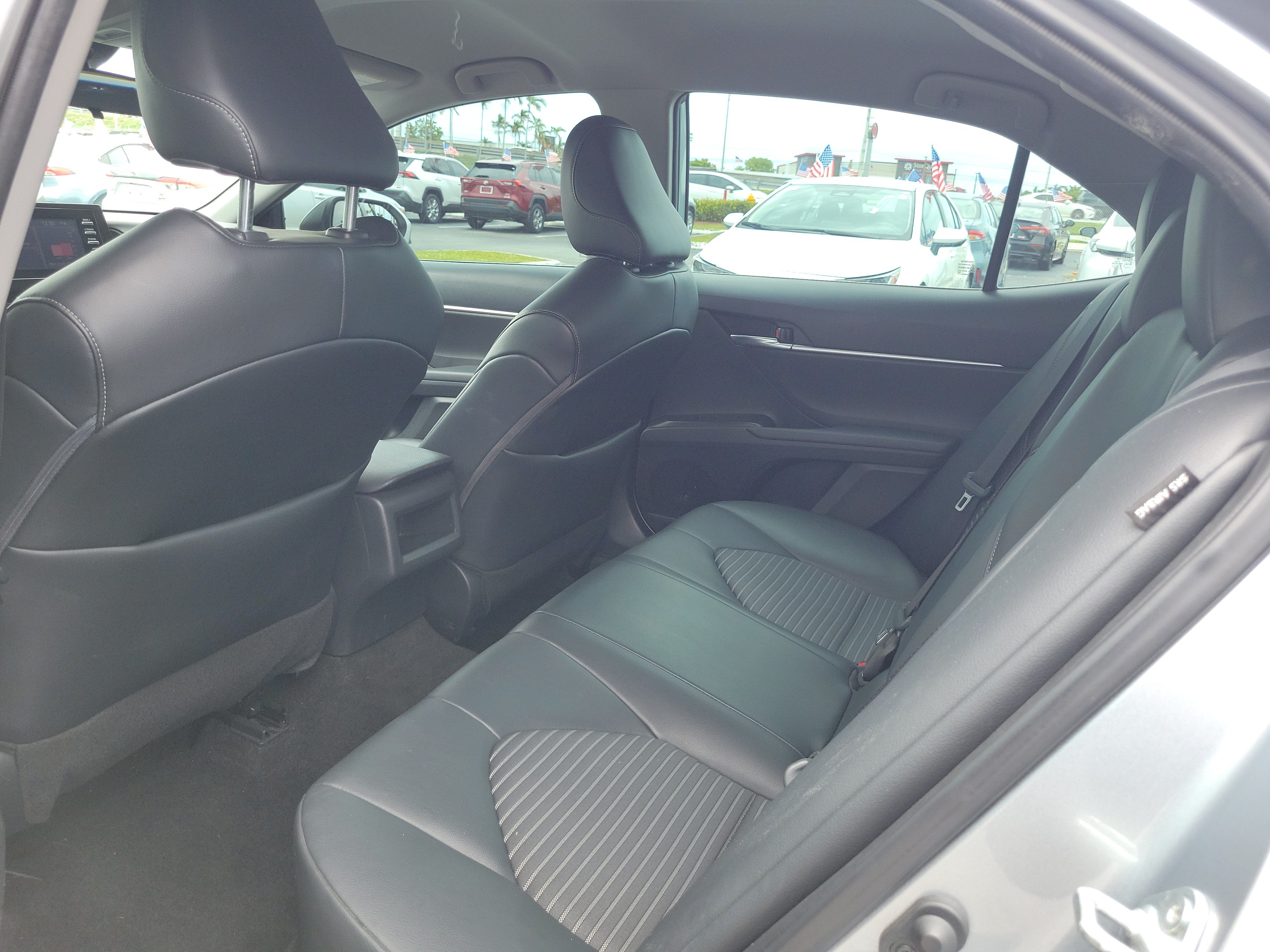 Used 2022 Toyota Camry SE FWD image 18