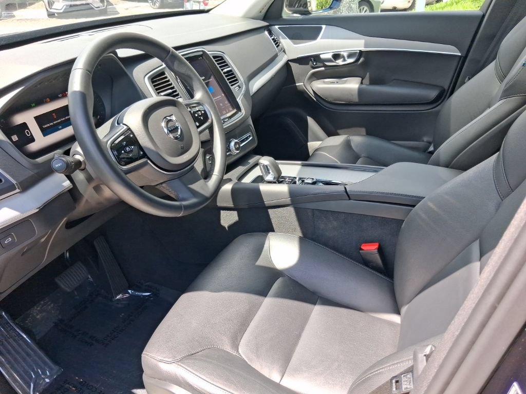 Certified 2025 Volvo XC90 B5 Core w/ Protection Package Premier AWD/4WD image 13