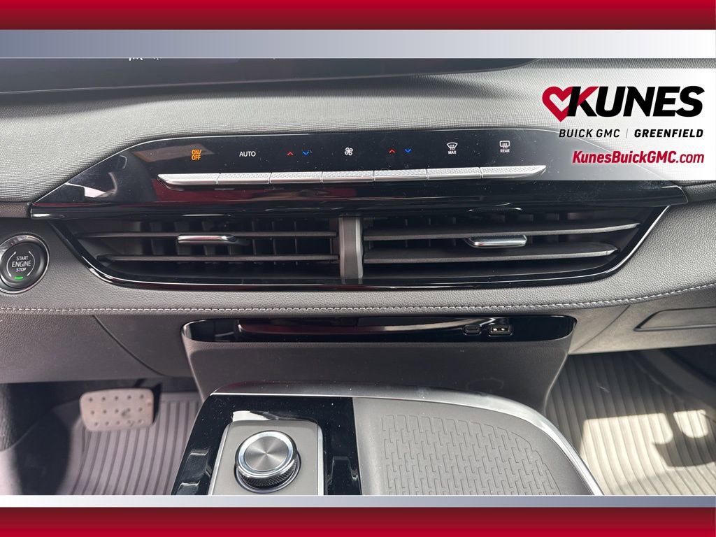 New 2026 Buick Enclave Sport Touring w/ LPO, Floor Liner Package image 31