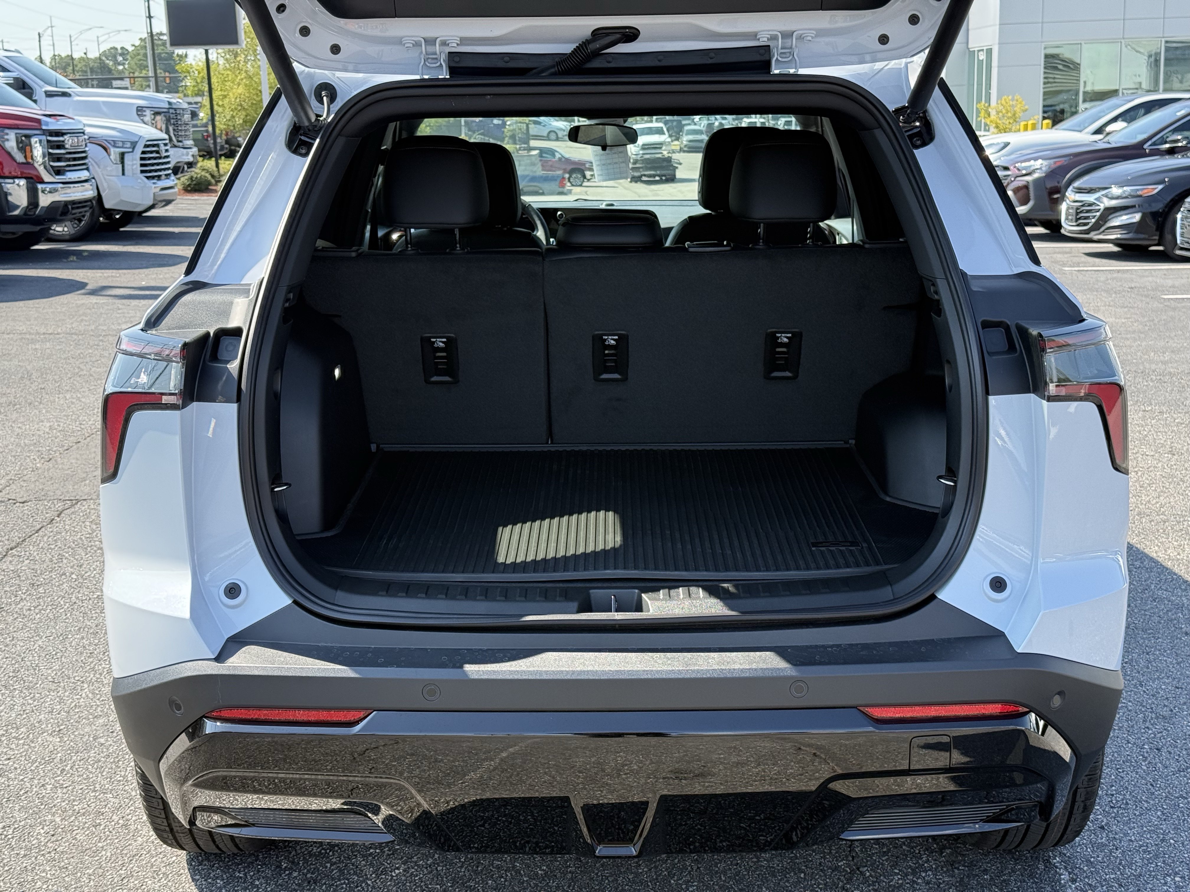 New 2027 Chevrolet Equinox RS FWD image 34