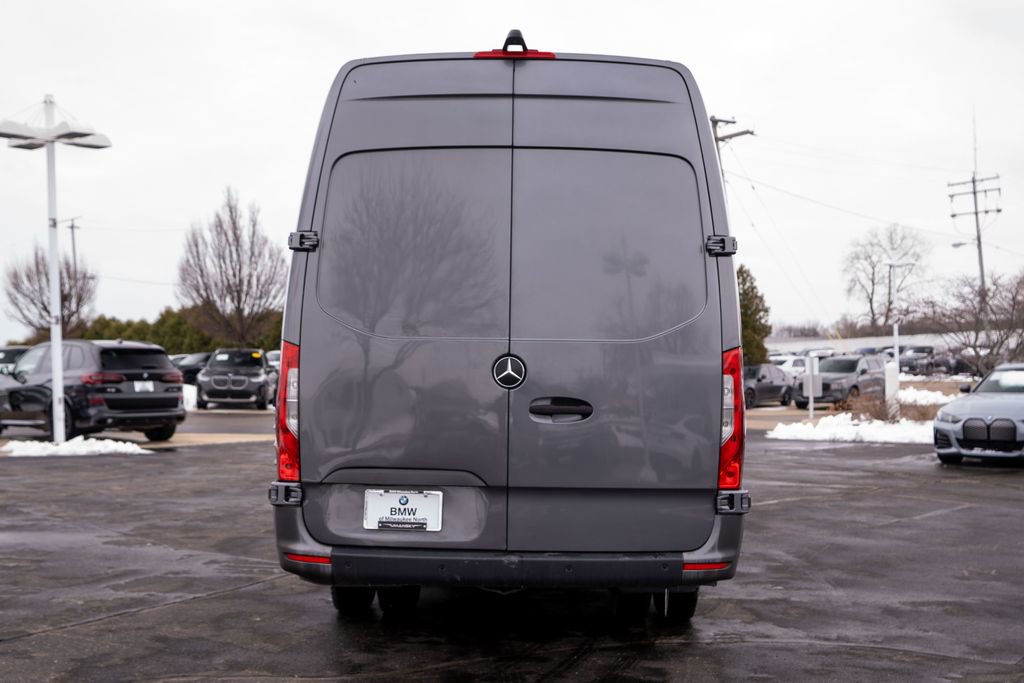 Used 2022 Mercedes-Benz Sprinter 4500 image 4