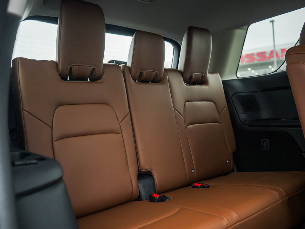 New 2026 Nissan Pathfinder Platinum AWD/4WD image 14