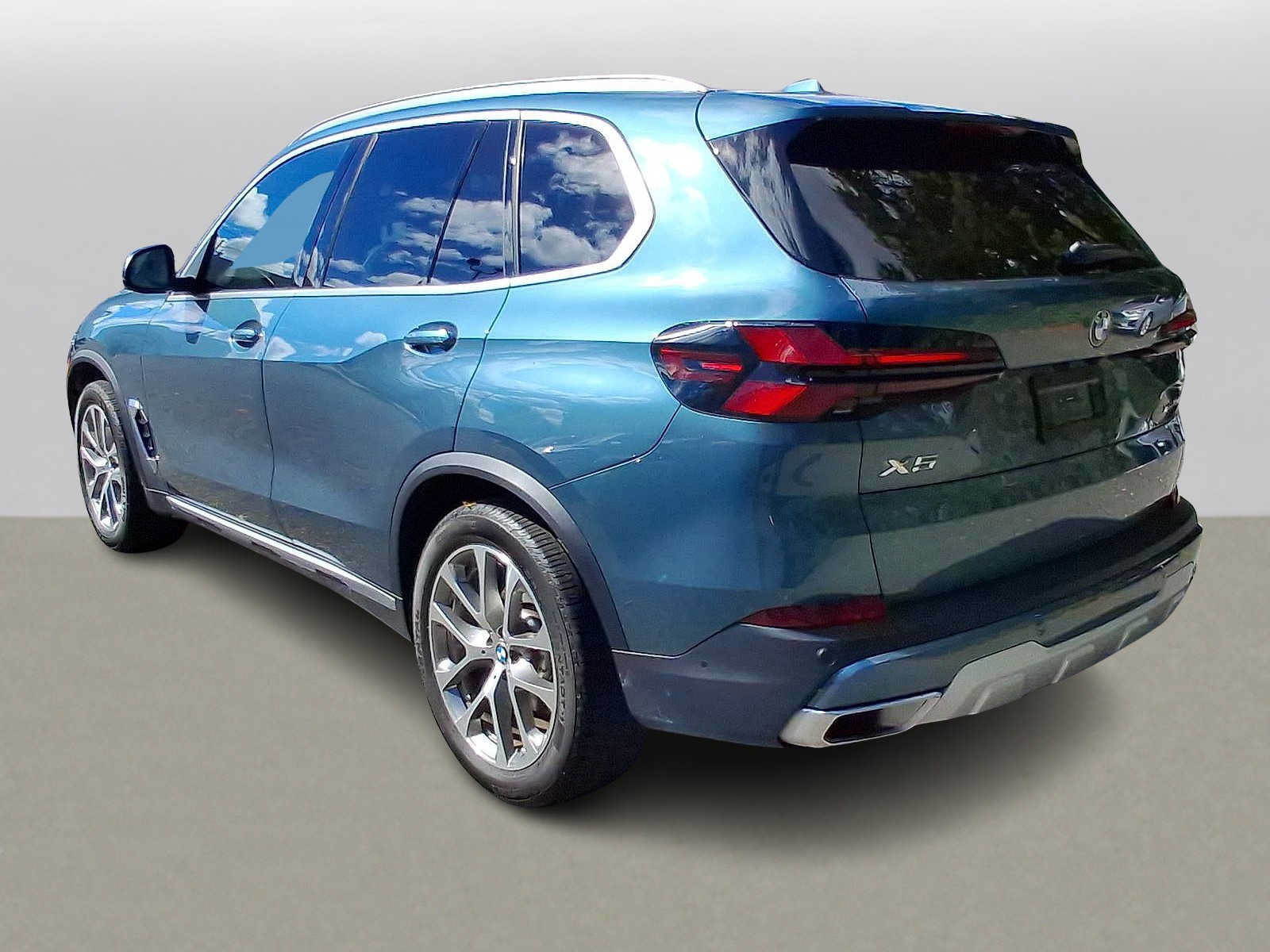 Used 2024 BMW X5 xDrive40i w/ Premium Package AWD/4WD image 28