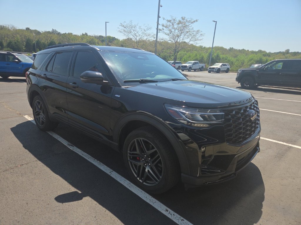 Used 2025 Ford Explorer ST-Line w/ Premium Package
