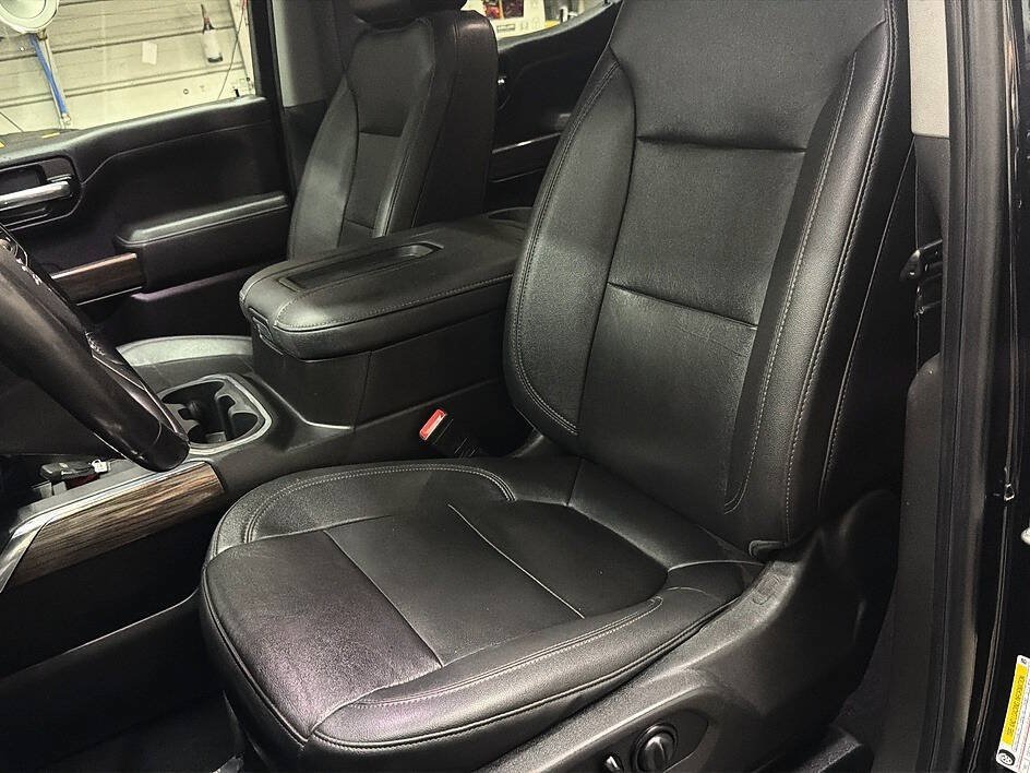 Used 2021 Chevrolet Silverado 1500 RST AWD/4WD image 4