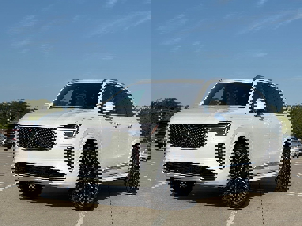 New 2026 Volvo XC90 B6 Plus w/ Protection Package Premier image 2