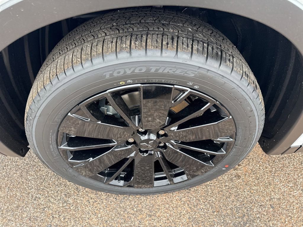 New 2026 Mitsubishi Outlander LE FWD image 38