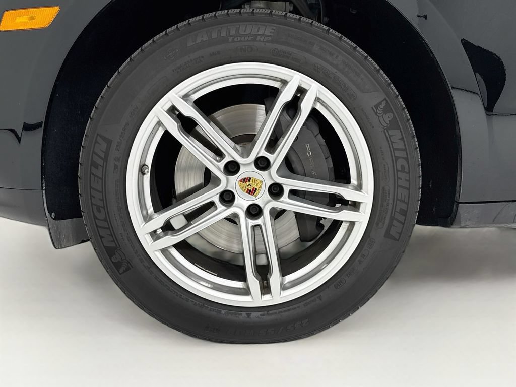 Certified 2021 Porsche Macan AWD/4WD image 11