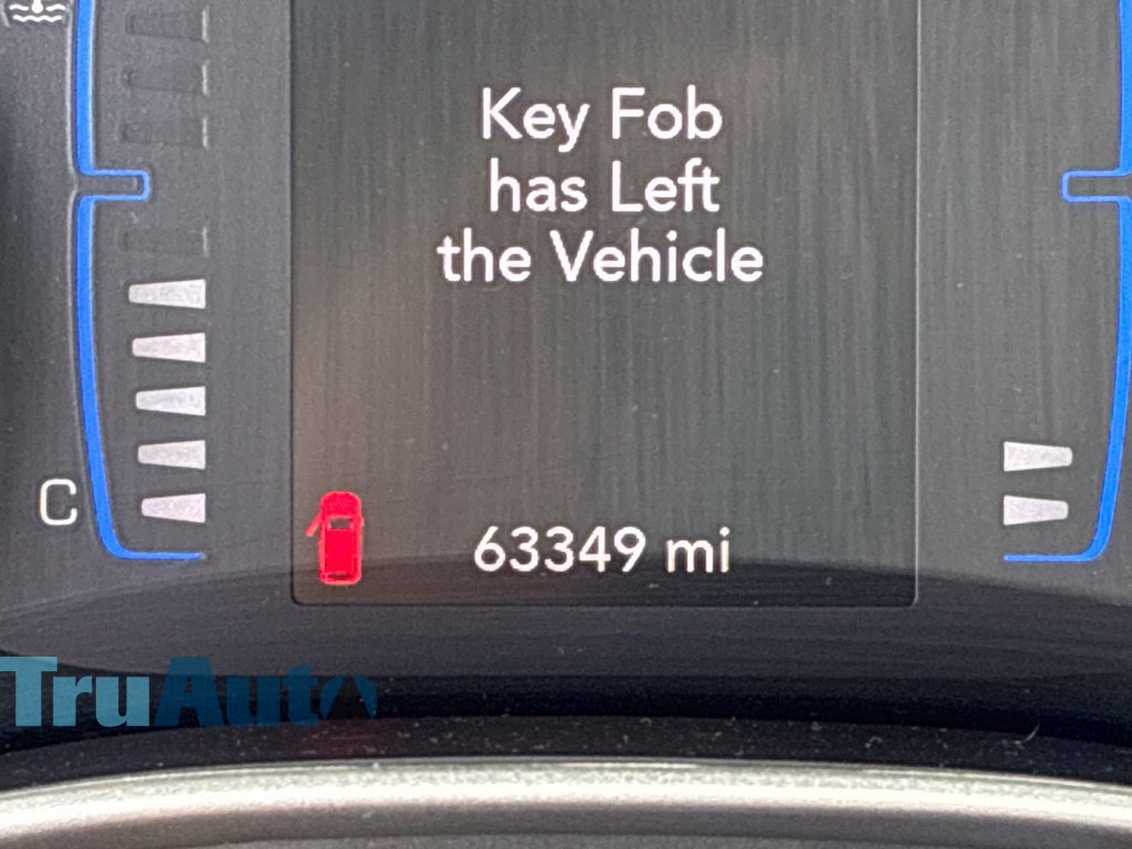 Used 2020 Chrysler Pacifica Touring w/ Tire & Wheel Group FWD image 29