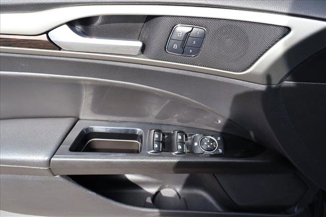 Used 2016 Ford Fusion SE w/ Equipment Group 202A image 10