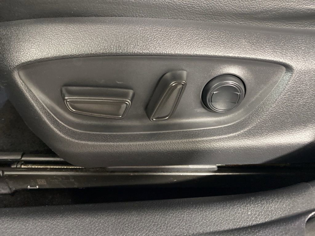 Used 2018 Toyota Camry XLE FWD image 23