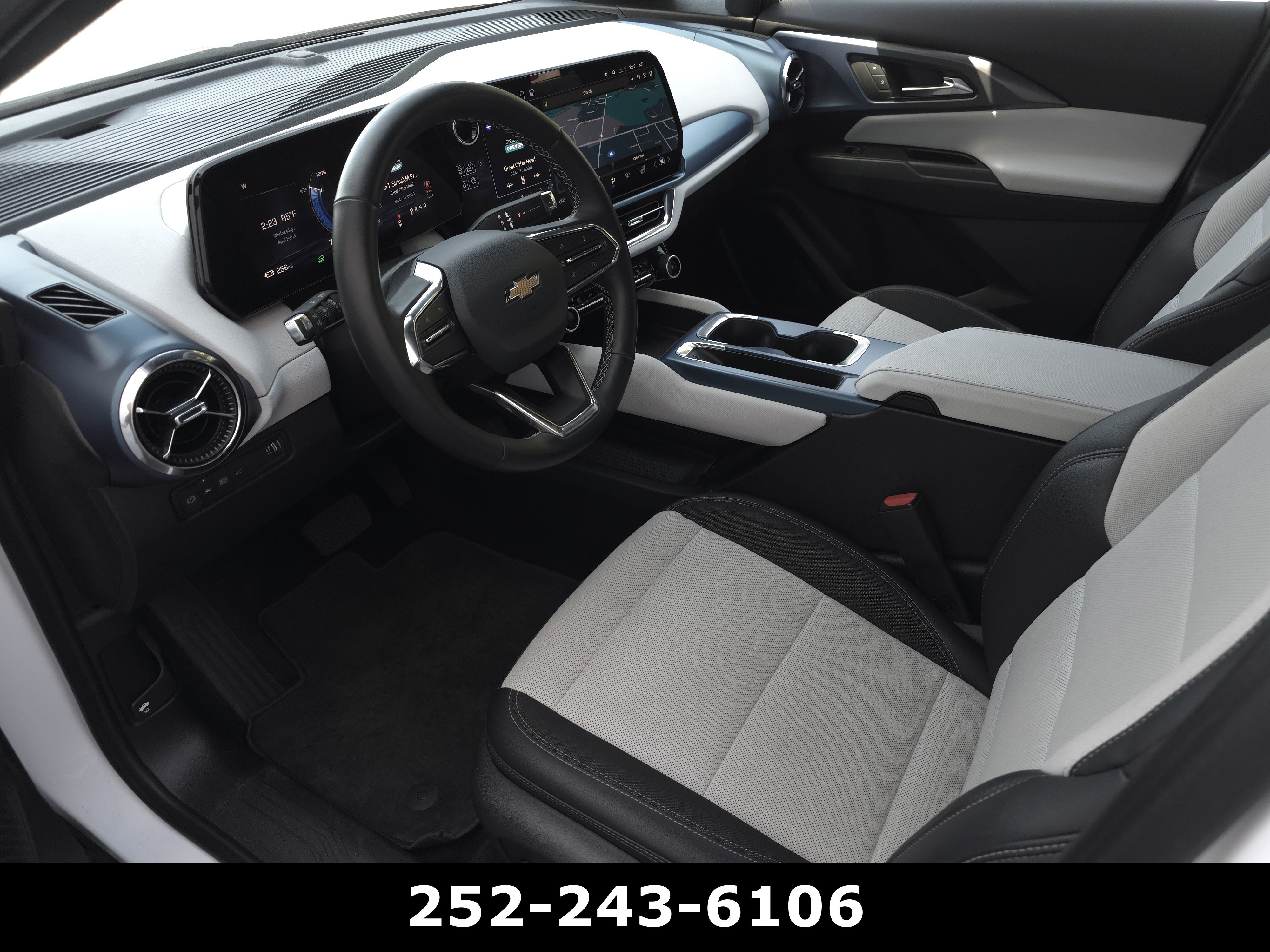 Used 2025 Chevrolet Equinox EV LT FWD image 9