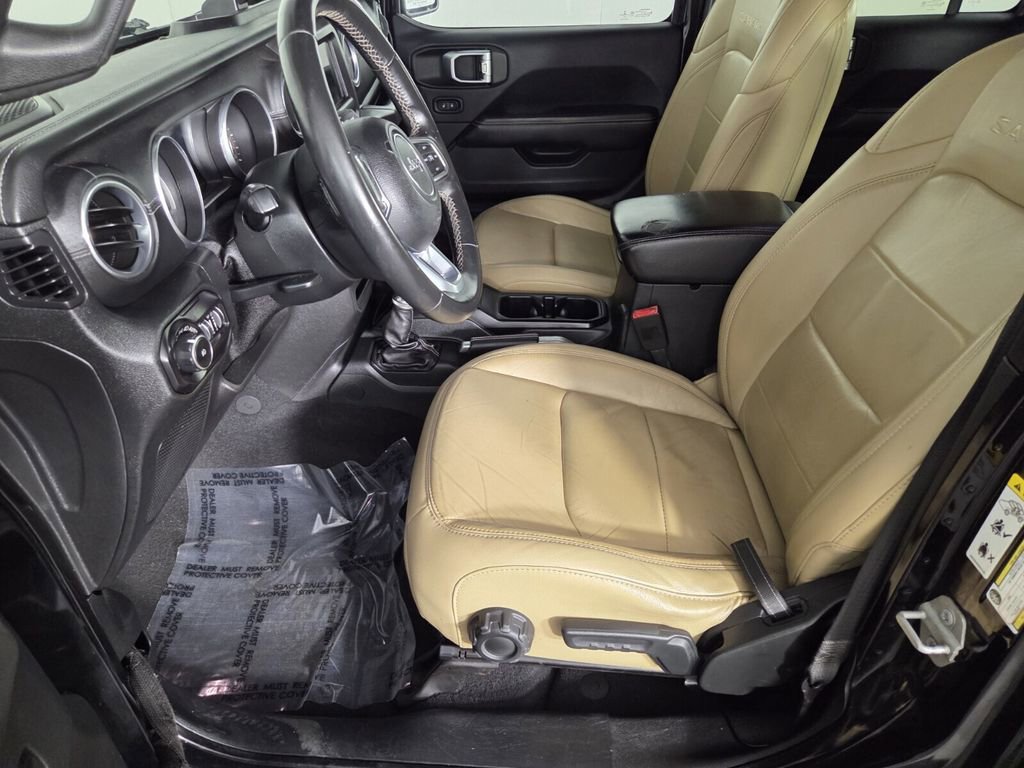 Used 2018 Jeep Wrangler Unlimited Sahara w/ Safety Group image 12