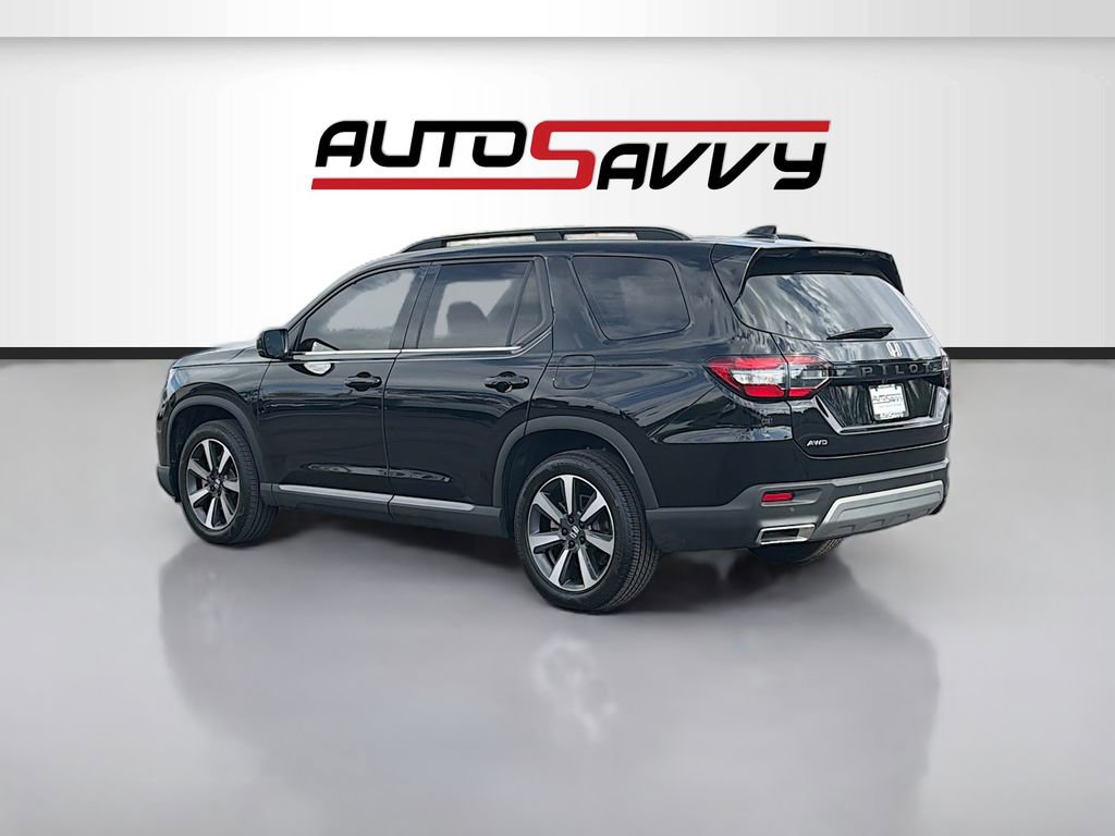 Used 2025 Honda Pilot Touring image 5