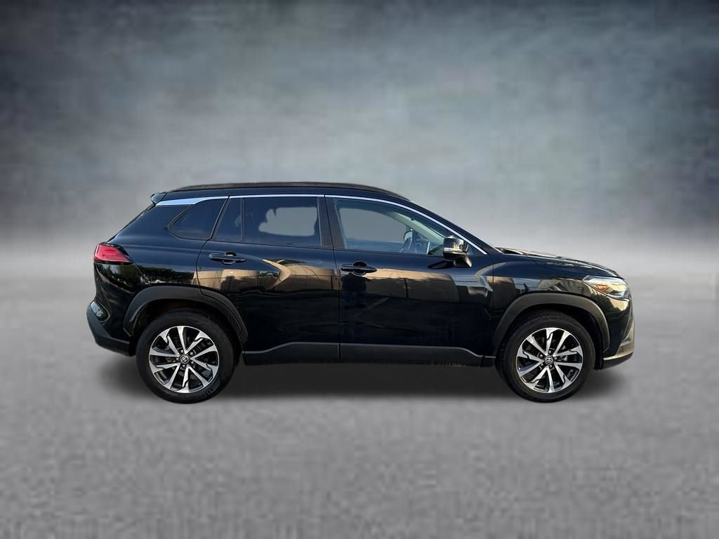 Used 2022 Toyota Corolla Cross XLE FWD image 8