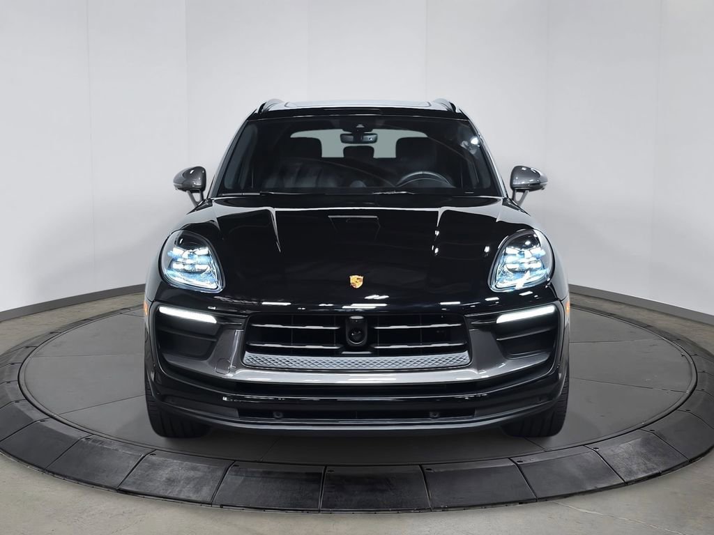 Certified 2025 Porsche Macan Turbo image 10