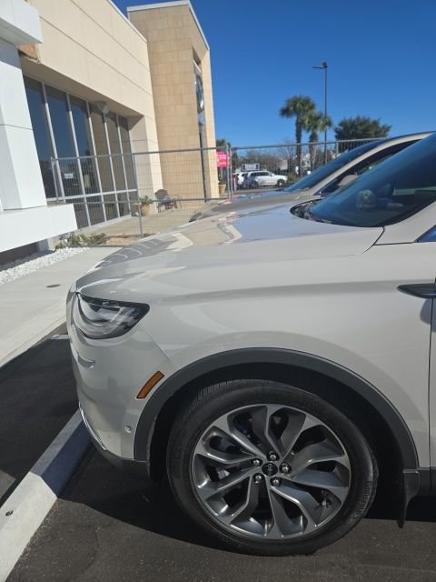 Used 2022 Lincoln Nautilus Reserve w/ Equipment Group 201A image 11