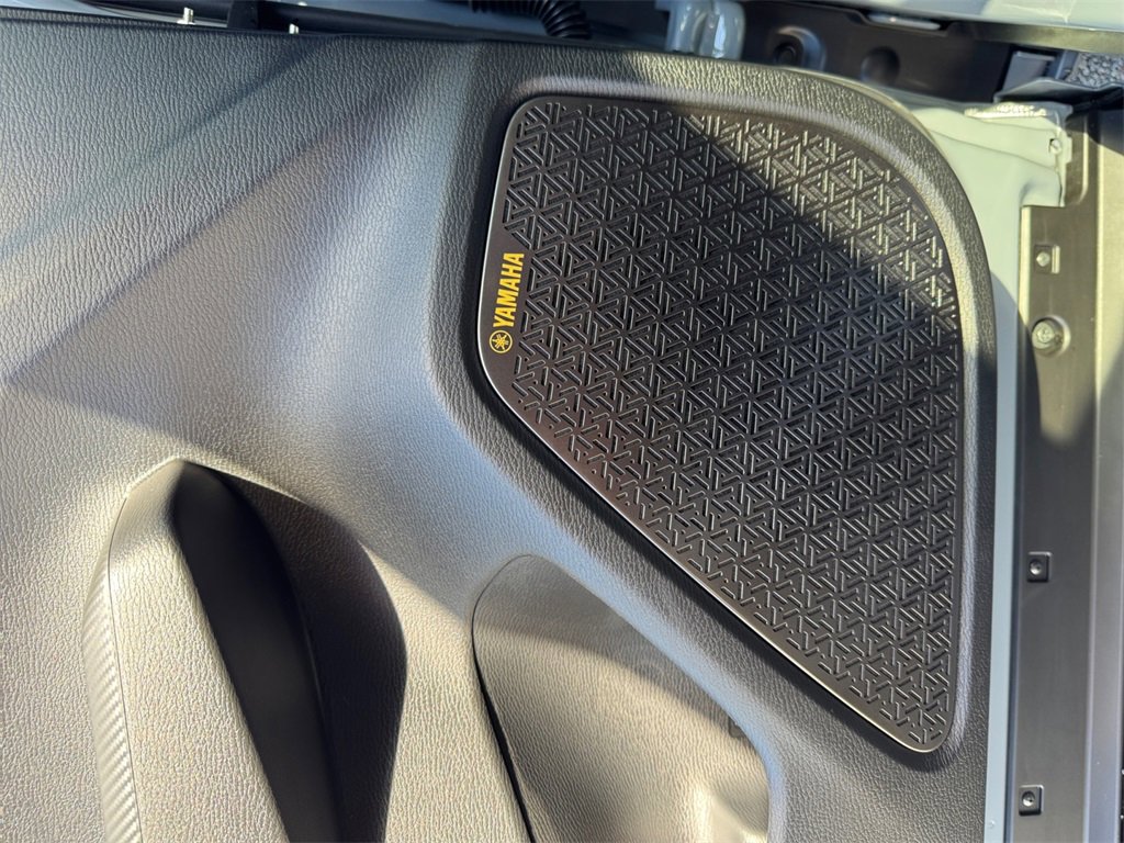 New 2025 Mitsubishi Outlander SEL image 18