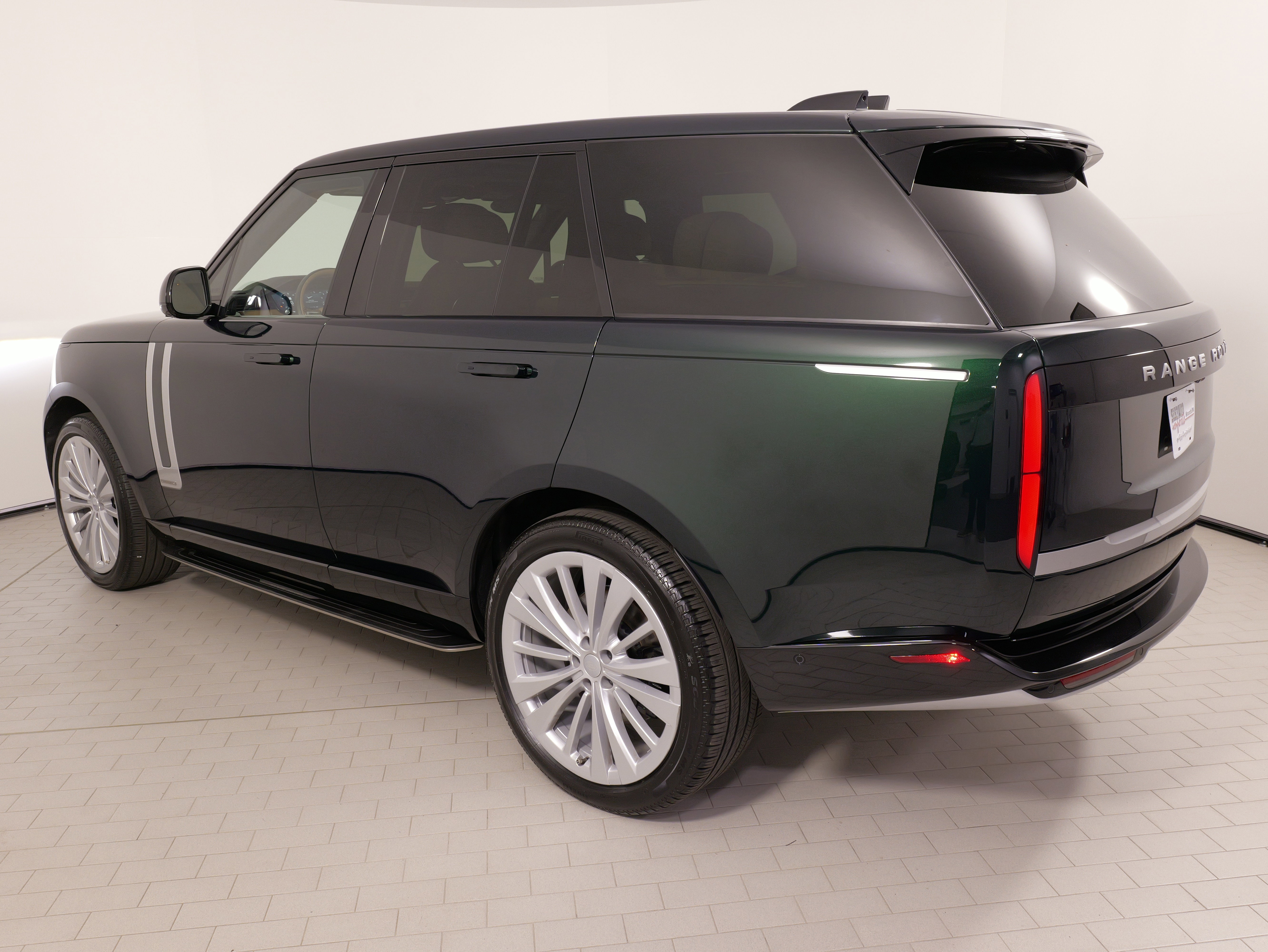 Used 2025 Land Rover Range Rover Autobiography image 15