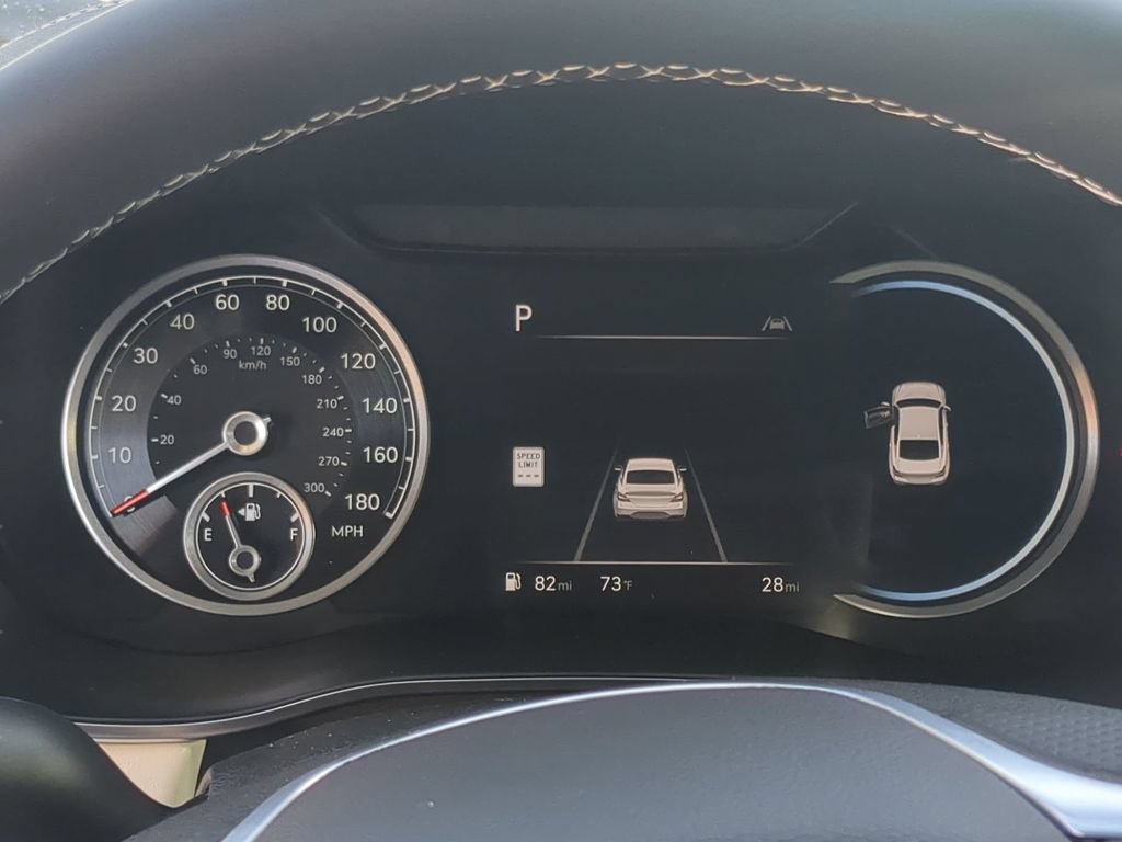 Used 2025 Genesis G70 2.5T RWD image 25