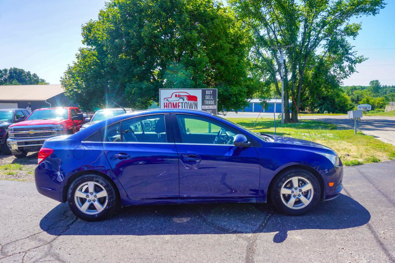 Used 2013 Chevrolet Cruze LT FWD image 2