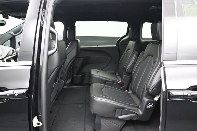 New 2027 Chrysler Pacifica Select AWD/4WD image 22