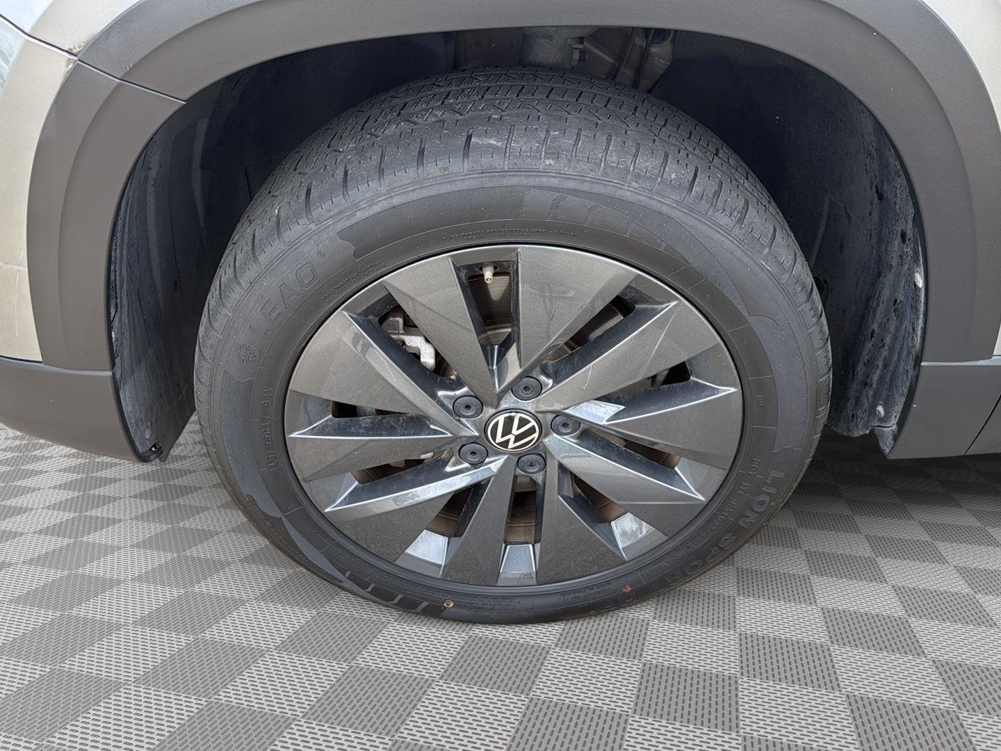 Used 2023 Volkswagen Taos S image 9