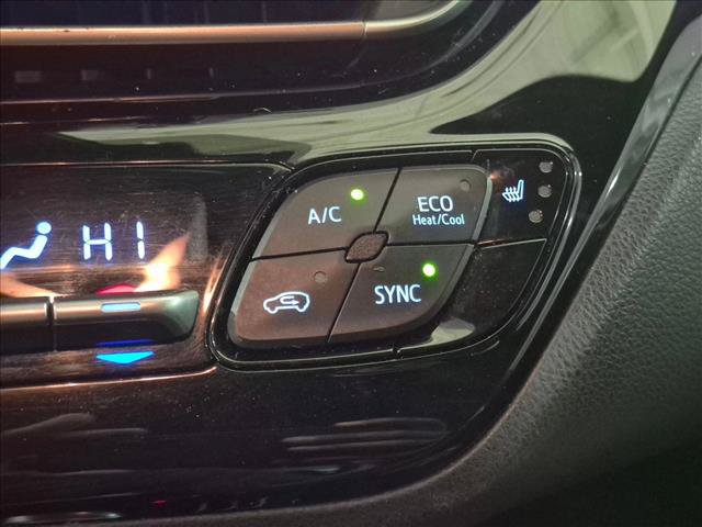 Used 2019 Toyota C-HR Limited FWD image 26