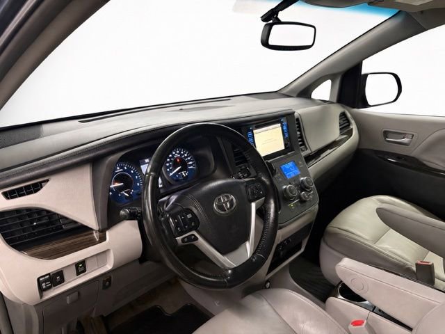 Used 2016 Toyota Sienna XLE AWD/4WD image 11