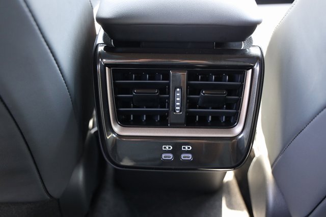 New 2025 Toyota Crown Signia image 24