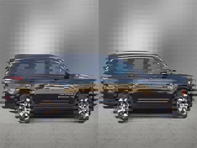 New 2025 Jeep Grand Cherokee L Limited image 9