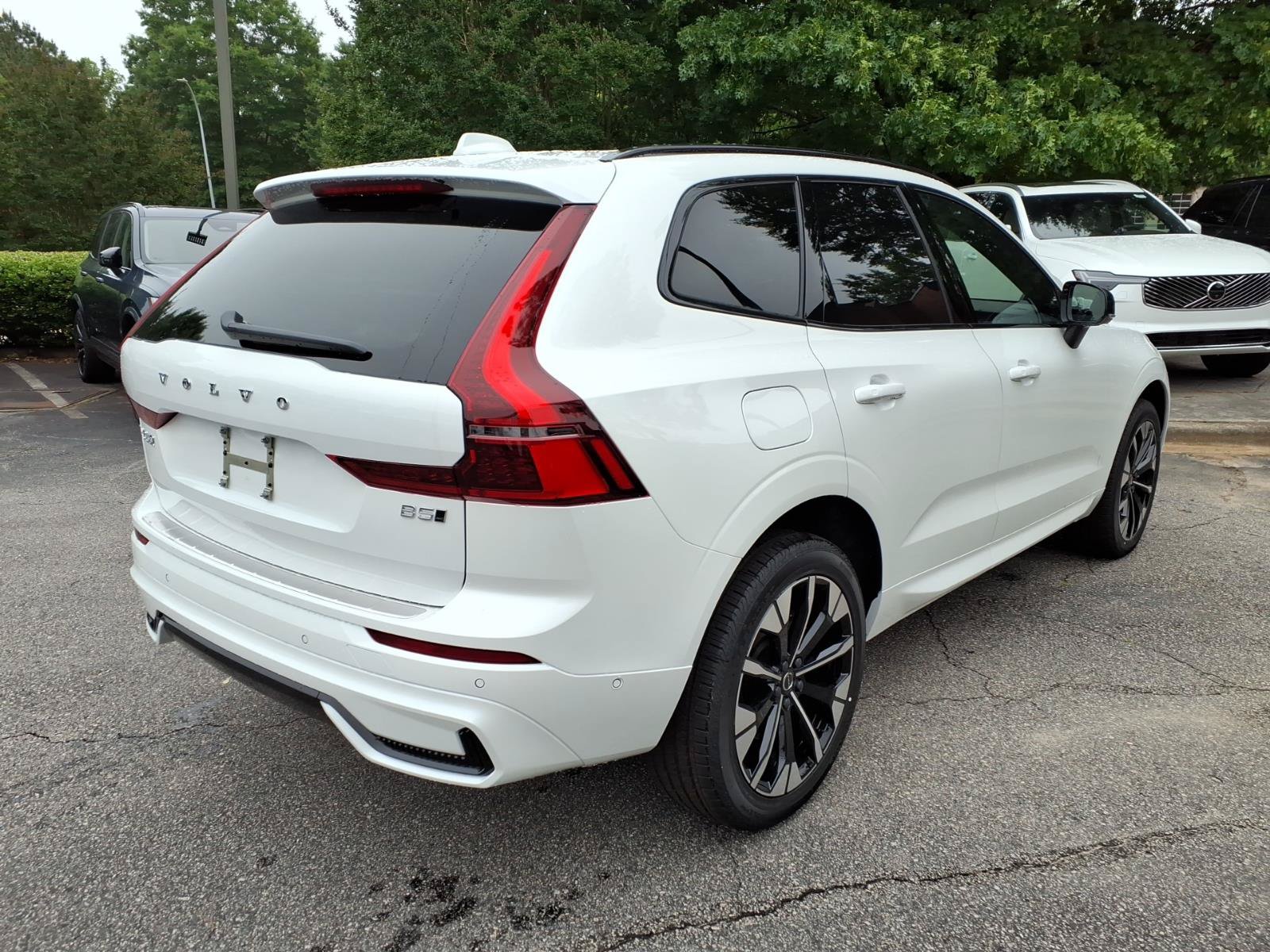 New 2026 Volvo XC60 B5 Plus w/ Protection Package Premier AWD/4WD image 3