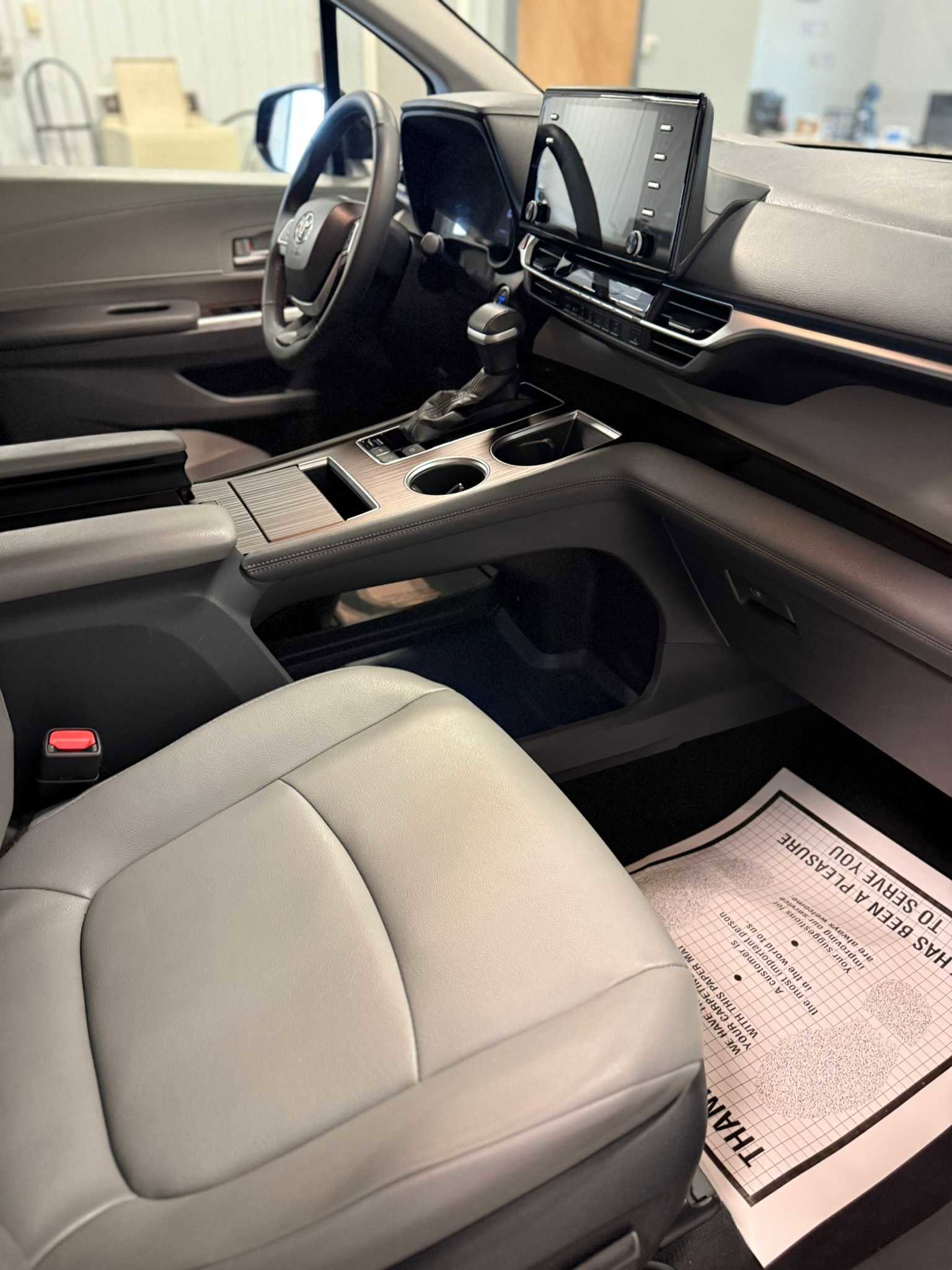 Certified 2023 Toyota Sienna XLE AWD/4WD image 30