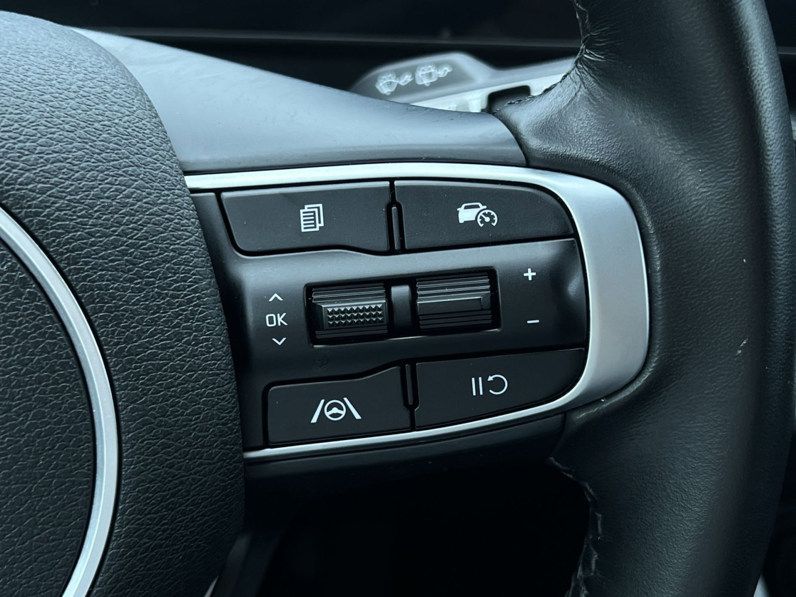 Used 2023 Kia Sportage X-Line w/ X-Line Premium Package AWD/4WD image 38