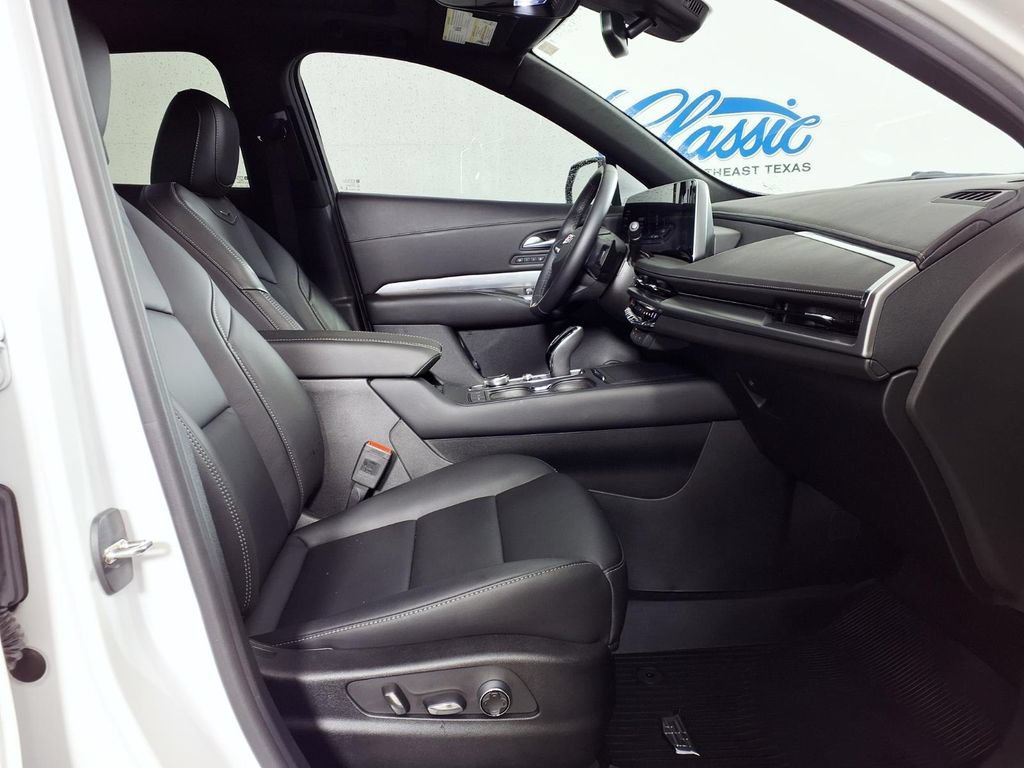 Used 2024 Cadillac XT4 Premium Luxury w/ LPO, Floor Liner Package FWD image 11