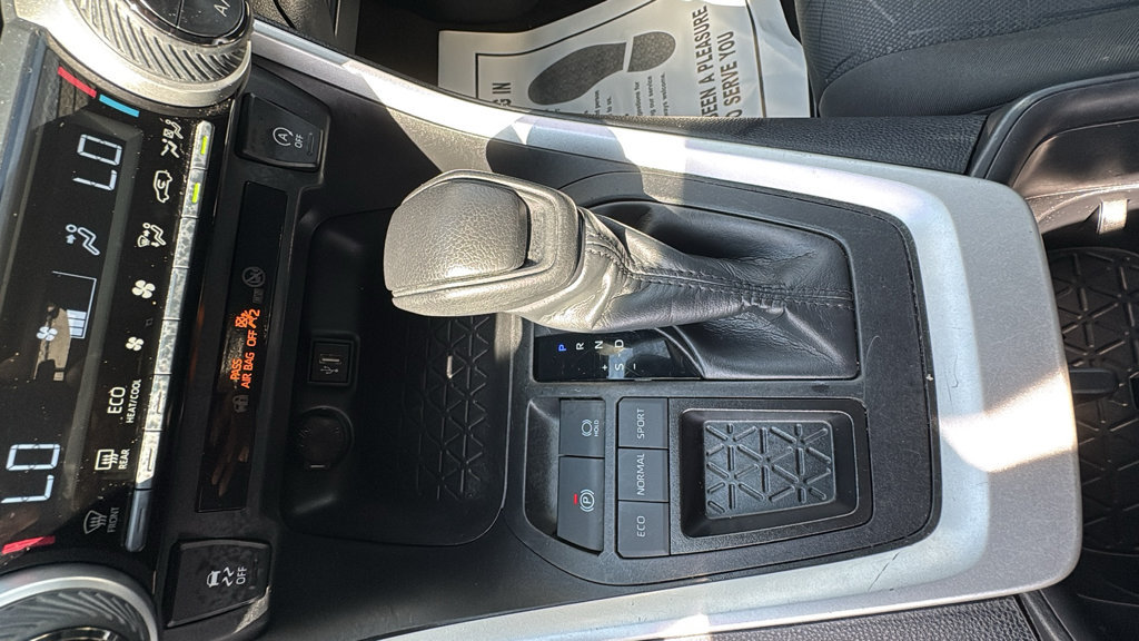 Used 2024 Toyota RAV4 XLE FWD image 22