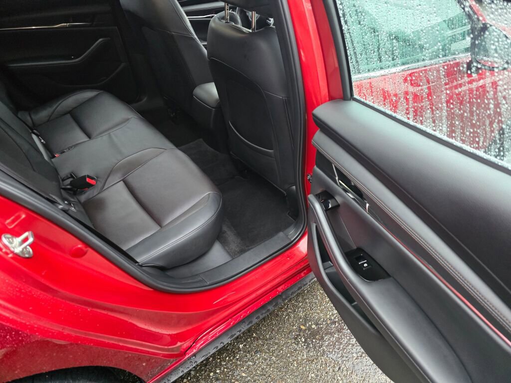 Used 2021 MAZDA MAZDA3 s image 27