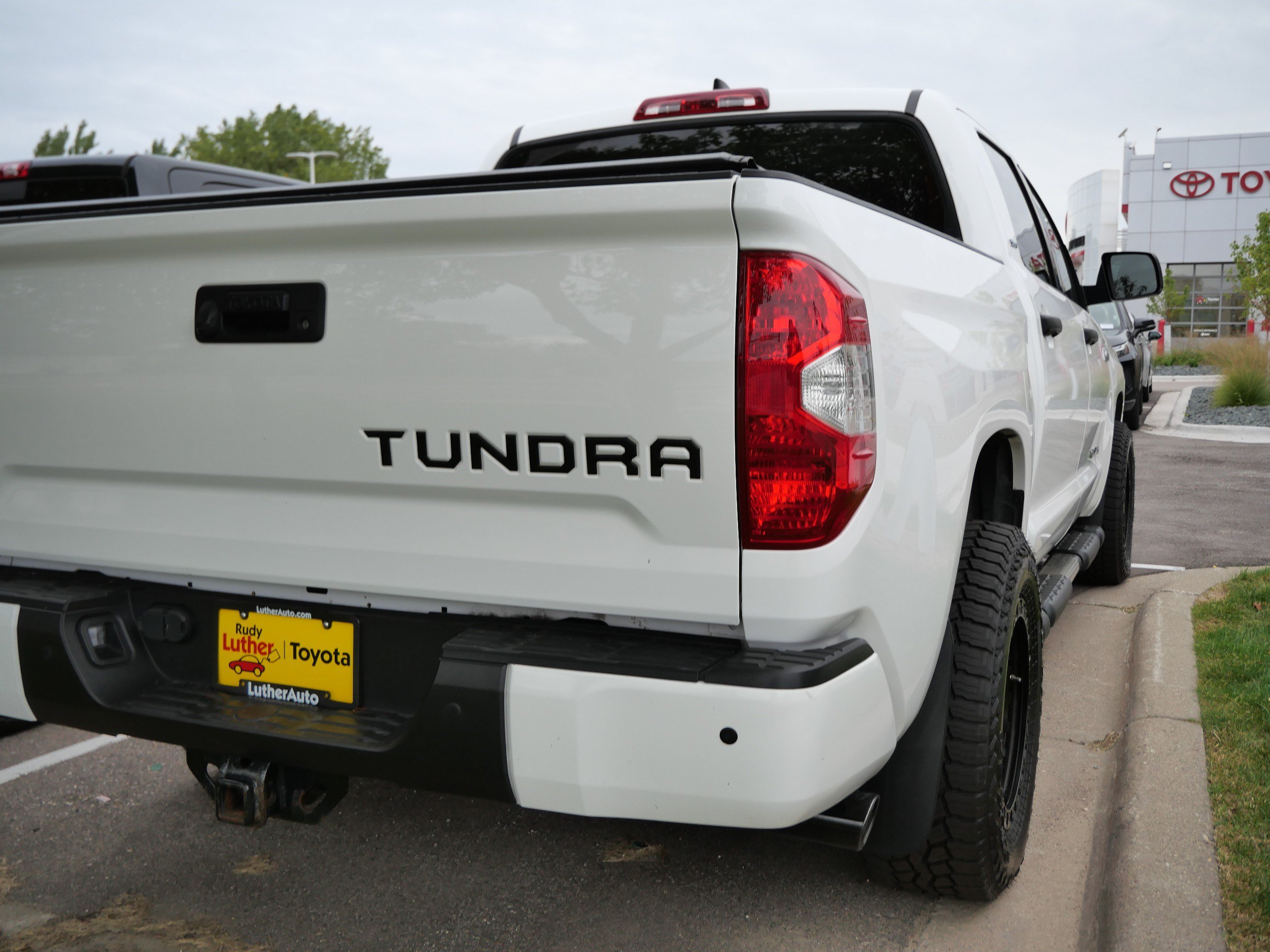 Certified 2021 Toyota Tundra SR5 AWD/4WD image 17