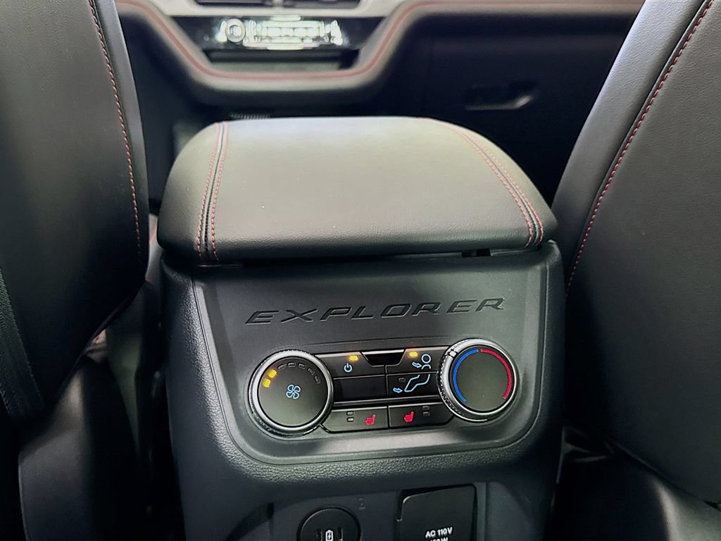 Used 2025 Ford Explorer ST AWD/4WD image 32