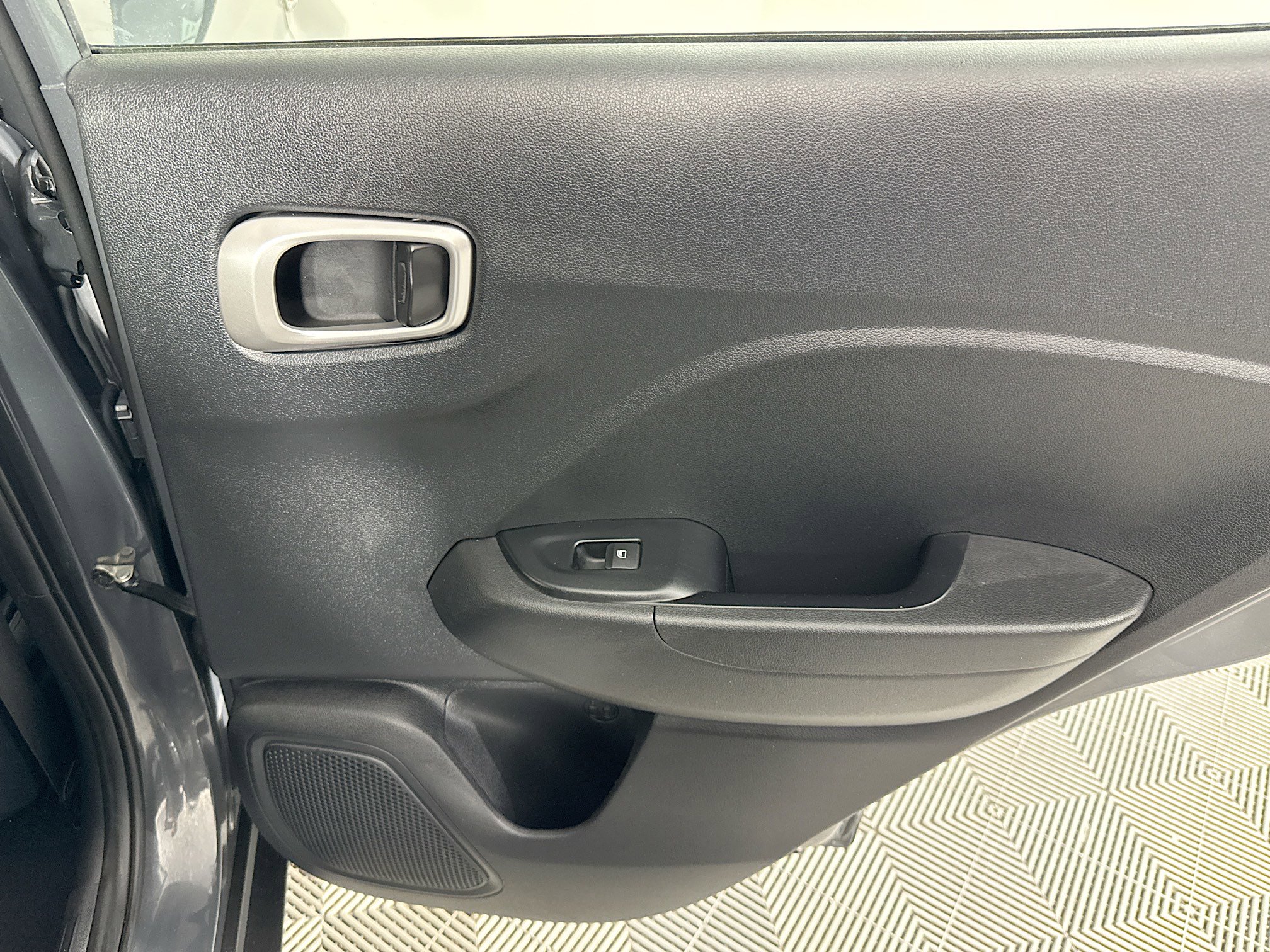 Used 2024 Hyundai Venue SEL image 27