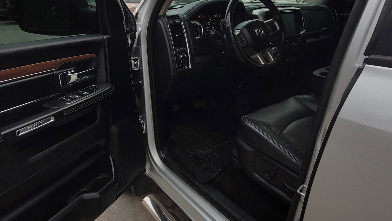 Used 2017 RAM 1500 Laramie image 15