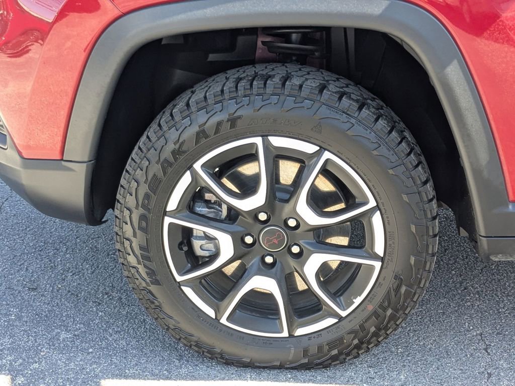 Used 2025 Jeep Compass Trailhawk image 28